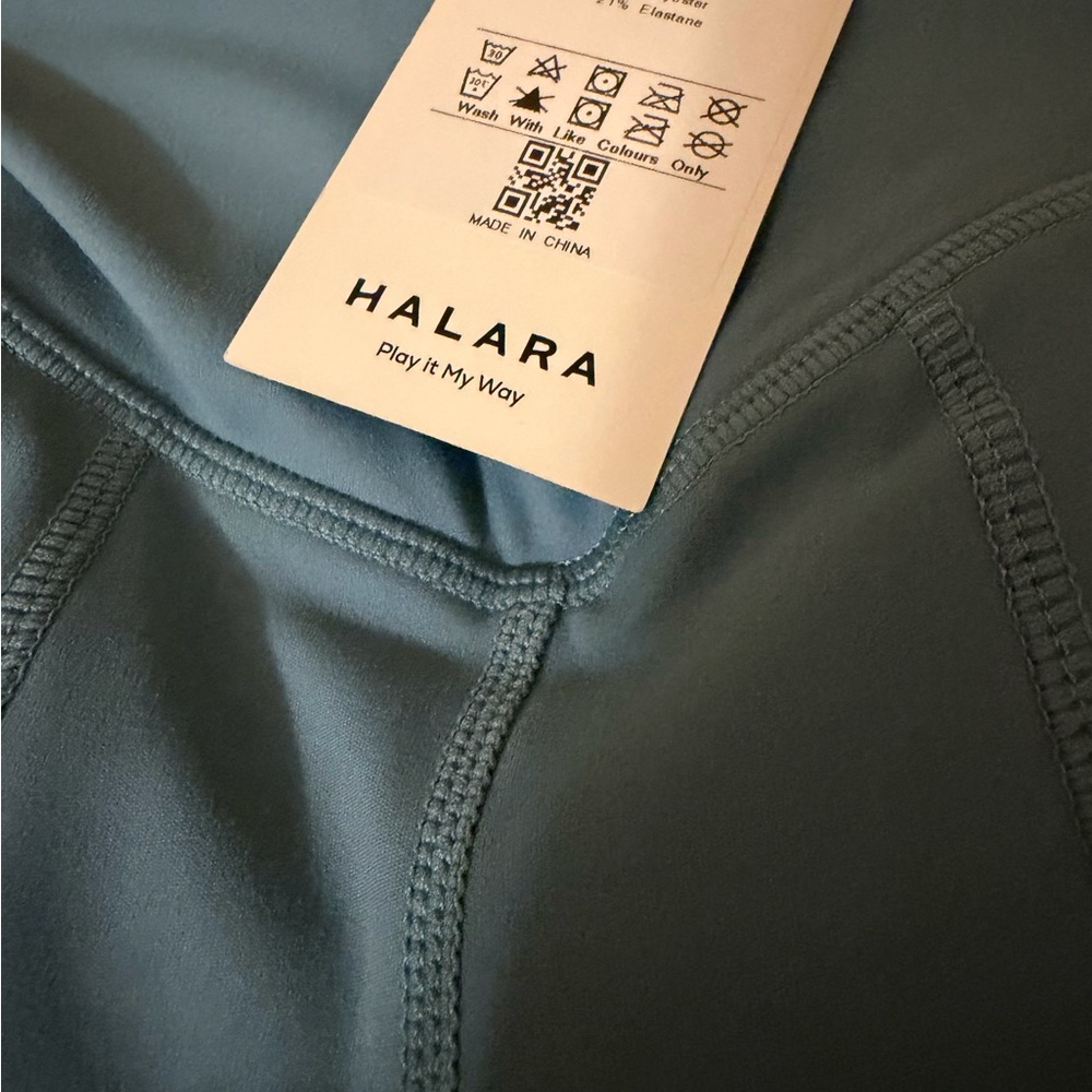 Halara Crossover Pocket Split Slit Hem, Flare Leggings, Size XS - Picture 5 of 8